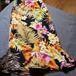 PLUS Avenue Stretch Midi Skirt